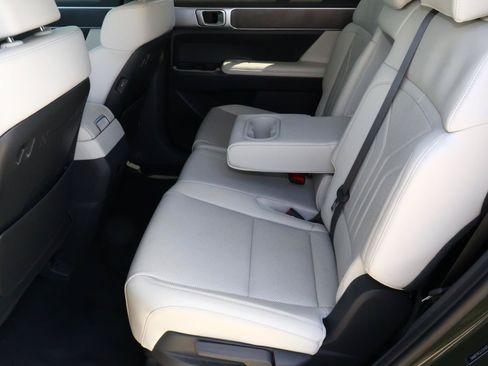 Used 2025 Hyundai Santa Fe SEL FWD image 19