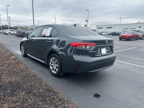 Certified 2025 Toyota Corolla LE image 5