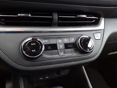 Certified 2024 Buick Envista Preferred image 12