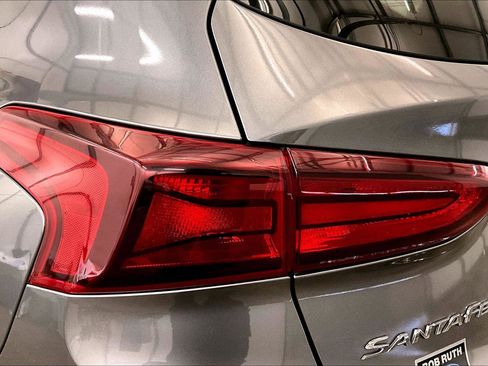 Used 2019 Hyundai Santa Fe SE image 28