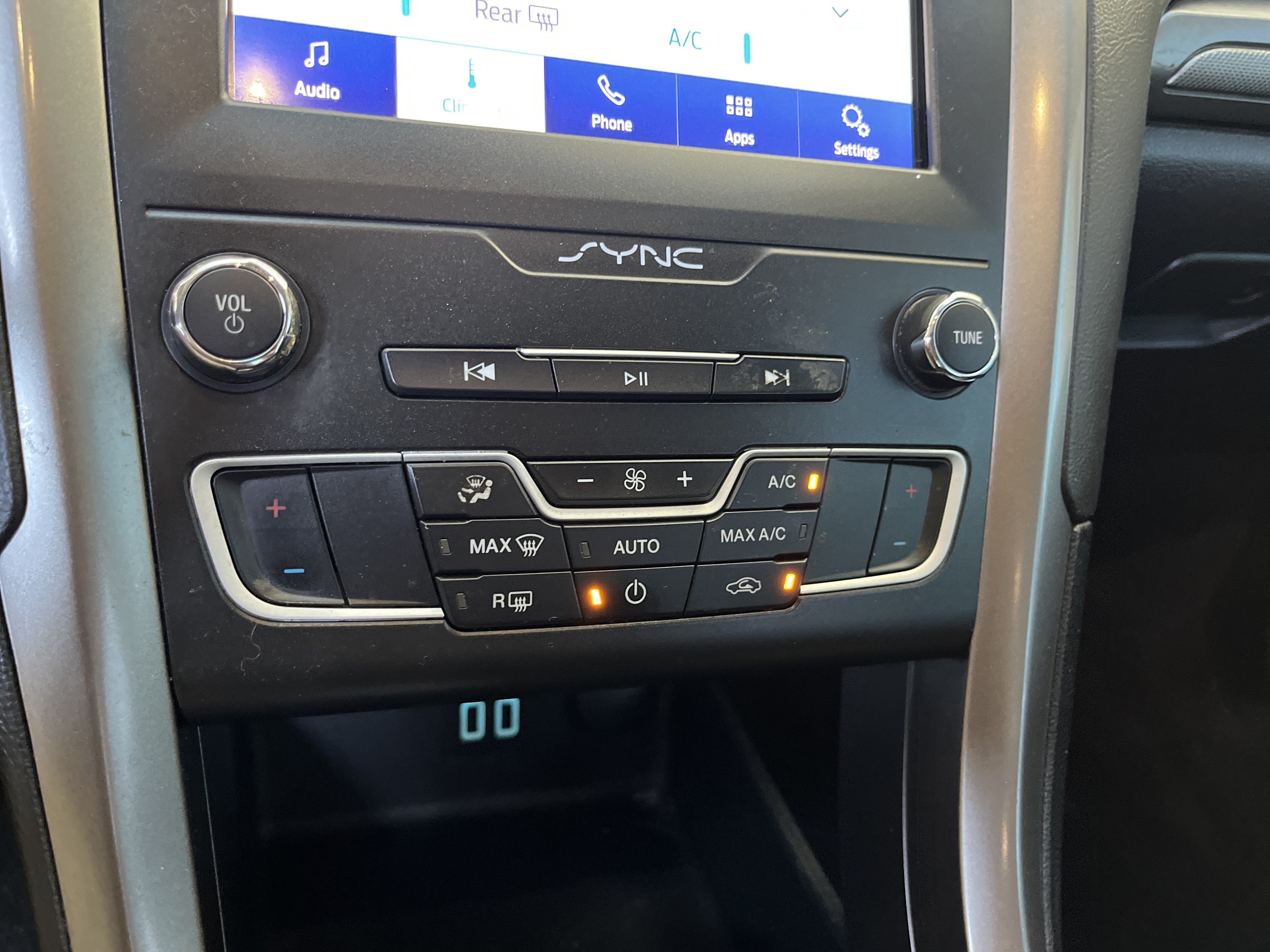 Certified 2020 Ford Fusion SE FWD image 19