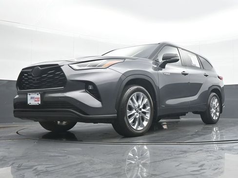 Used 2021 Toyota Highlander Limited AWD/4WD image 26