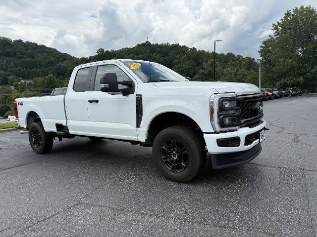 Certified 2025 Ford F350 4x4 SuperCab Super Duty image 3