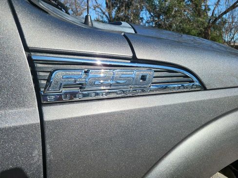 Used 2011 Ford F250 Lariat w/ Lariat Interior Pkg image 18