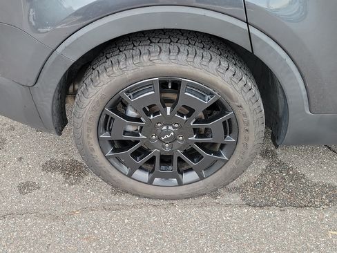 Certified 2022 Kia Telluride SX w/ SX Prestige Package AWD/4WD image 43