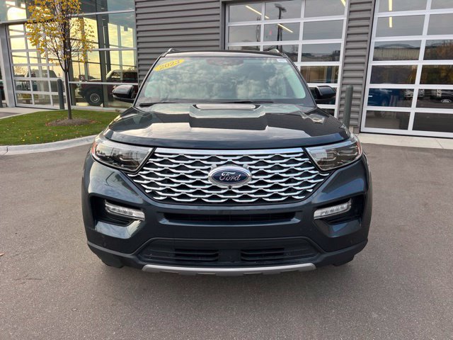 Used 2023 Ford Explorer Platinum w/ Technology Package AWD/4WD image 2