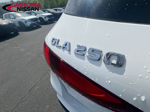 Used 2023 Mercedes-Benz GLA 250 w/ Premium Package image 42