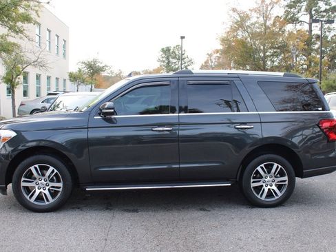 Used 2022 Ford Expedition Limited image 14