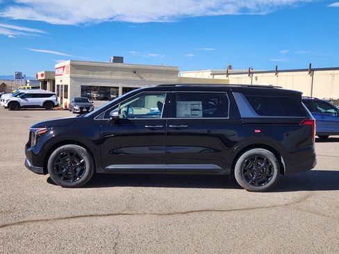 New 2026 Kia Carnival SX image 2