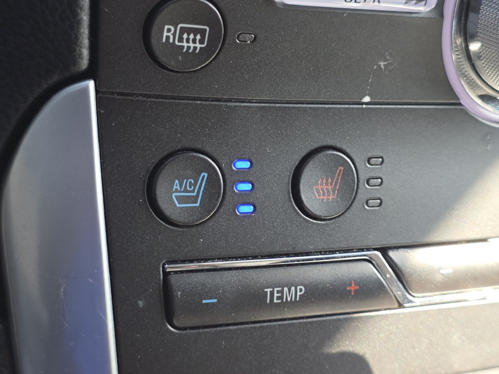 Used 2018 Ford Edge Titanium w/ Equipment Group 302A FWD image 15