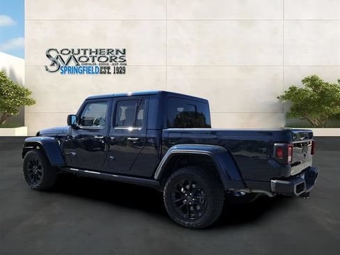 Used 2025 Jeep Gladiator Sport AWD/4WD image 3