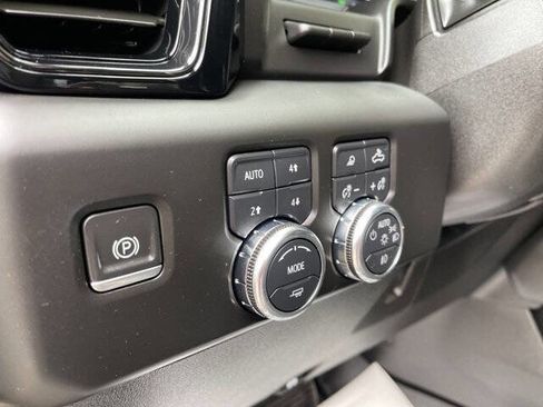 Used 2024 GMC Sierra 2500 AT4X AWD/4WD image 10