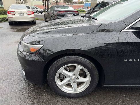 Used 2018 Chevrolet Malibu LS image 18