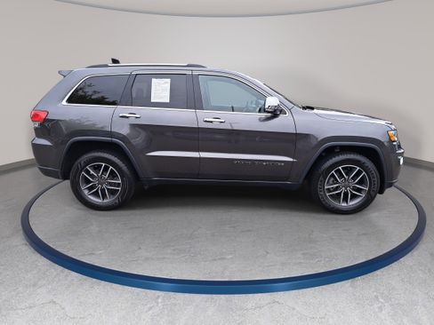 Used 2019 Jeep Grand Cherokee Limited AWD/4WD image 4