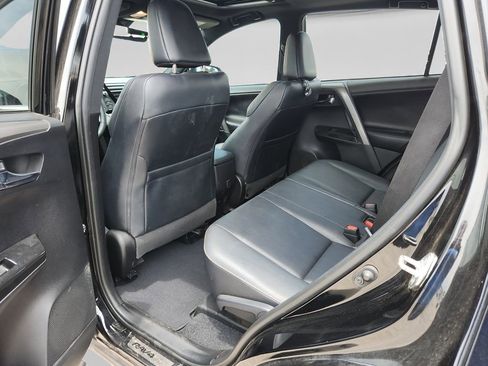 Used 2018 Toyota RAV4 SE w/ Power Extra Value Package FWD image 13