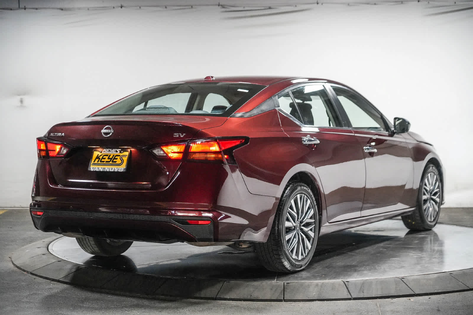 Used 2024 Nissan Altima 2.5 SV FWD image 4