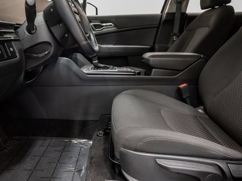 Certified 2026 Kia Sportage LX FWD image 11