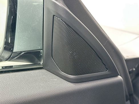 Used 2025 BMW 230i Coupe w/ Convenience Package image 19