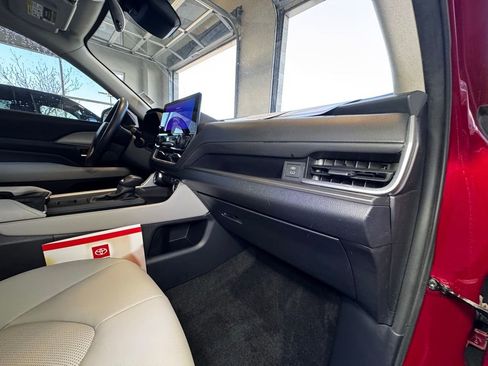 Used 2024 Toyota Grand Highlander XLE image 55
