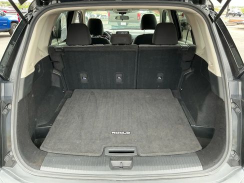 Used 2021 Nissan Rogue S image 18