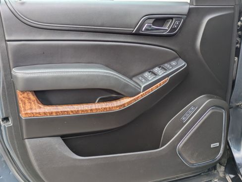 Used 2019 Chevrolet Suburban Premier image 11
