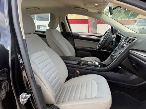 Used 2018 Ford Fusion S FWD image 27