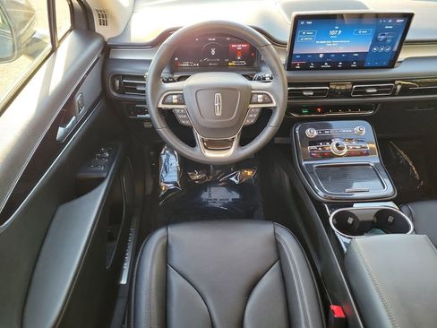 Used 2023 Lincoln Nautilus FWD image 16