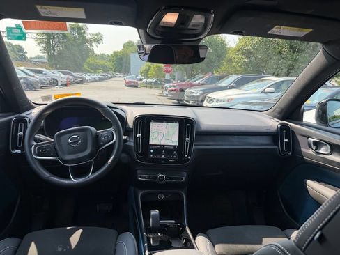 Used 2023 Volvo XC40 Recharge Plus w/ Protection Package Premier AWD/4WD image 5