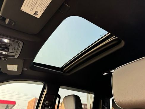 Used 2022 GMC Sierra 1500 Denali AWD/4WD image 14