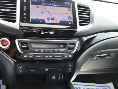 Used 2017 Honda Pilot Elite image 22