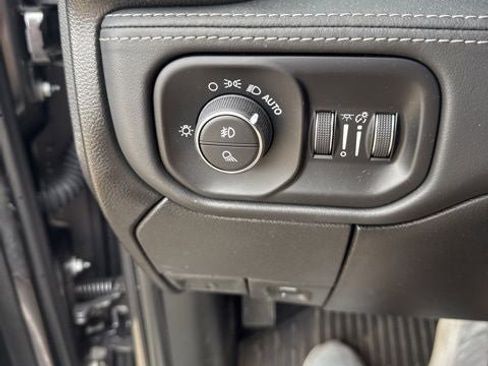 Used 2024 RAM 2500 Limited image 26