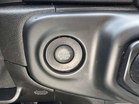 Used 2020 Jeep Gladiator Overland image 30