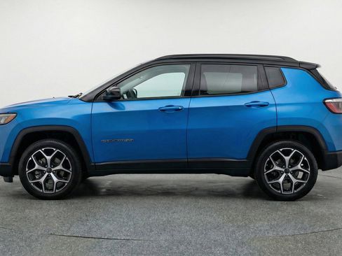 Used 2025 Jeep Compass Limited image 5