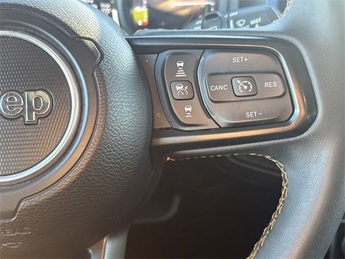 Used 2024 Jeep Wrangler Unlimited image 19
