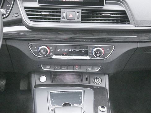 Used 2018 Audi Q5 2.0T Premium Plus w/ Premium Plus Package image 31