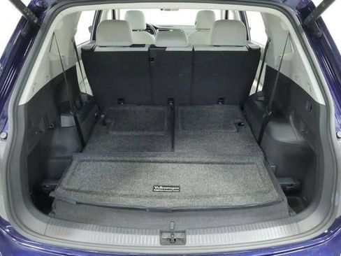 Certified 2024 Volkswagen Tiguan SE w/ Panoramic Sunroof Package FWD image 38