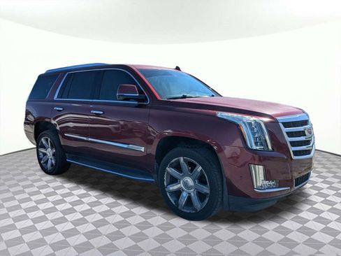 Used 2017 Cadillac Escalade Luxury RWD image 1