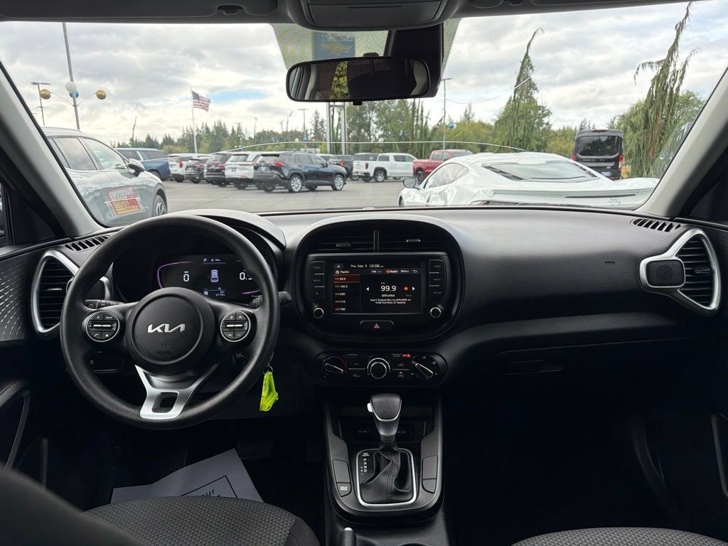 Used 2023 Kia Soul LX FWD image 20