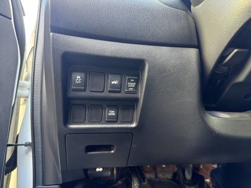 Used 2014 Nissan Pathfinder SL AWD/4WD image 36