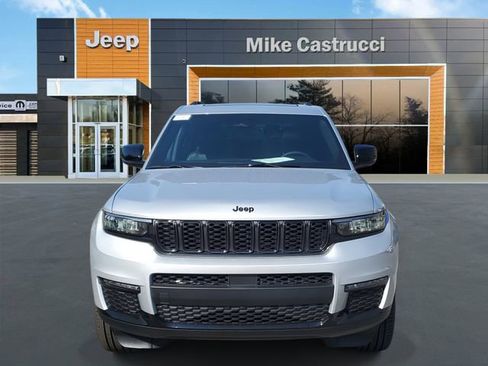 New 2025 Jeep Grand Cherokee L Limited w/ Black Appearance Package image 2