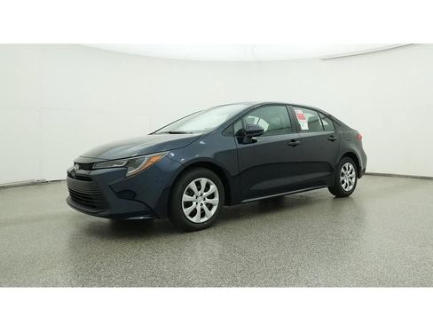 Used 2024 Toyota Corolla LE image 18