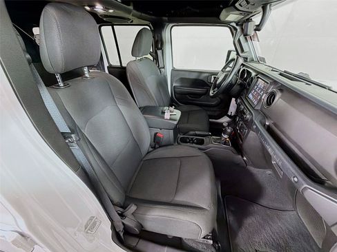 Used 2021 Jeep Wrangler Unlimited Sport AWD/4WD image 30