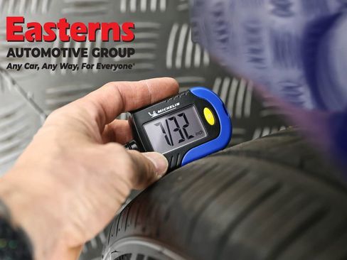 Used 2023 Hyundai Elantra Limited w/ Preferred Accessory Package image 31