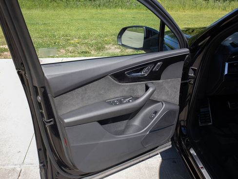 Used 2021 Audi SQ7 Premium Plus w/ Driver Assistance Package image 18