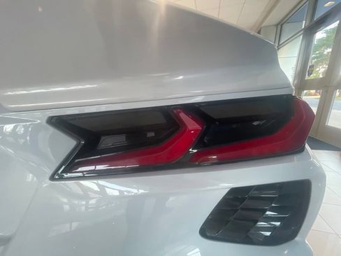 Used 2022 Chevrolet Corvette Stingray Coupe w/ Z51 Performance Package RWD image 20