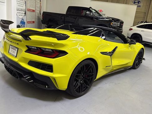 Used 2024 Chevrolet Corvette Z06 w/ Z07 Performance Package RWD image 5
