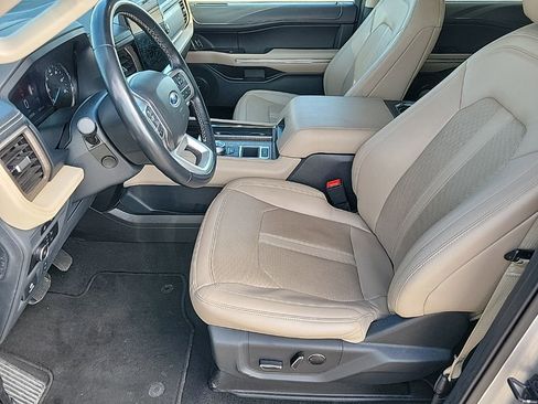 Used 2023 Ford Expedition Limited image 11