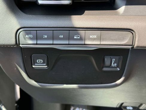 Used 2023 Cadillac Escalade ESV Premium Luxury AWD/4WD image 31
