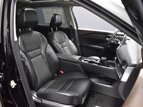 Used 2022 Nissan Rogue SV w/ SV Premium Package image 14