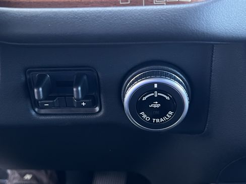 New 2027 Lincoln Navigator Black Label AWD/4WD image 14